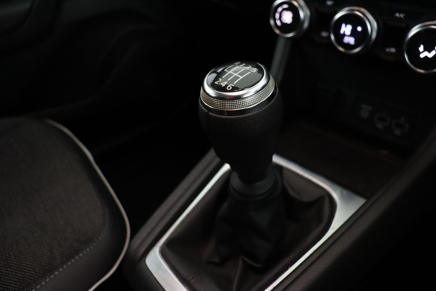 Used Renault Captur 2022 for sale - 77331863: Photo 16