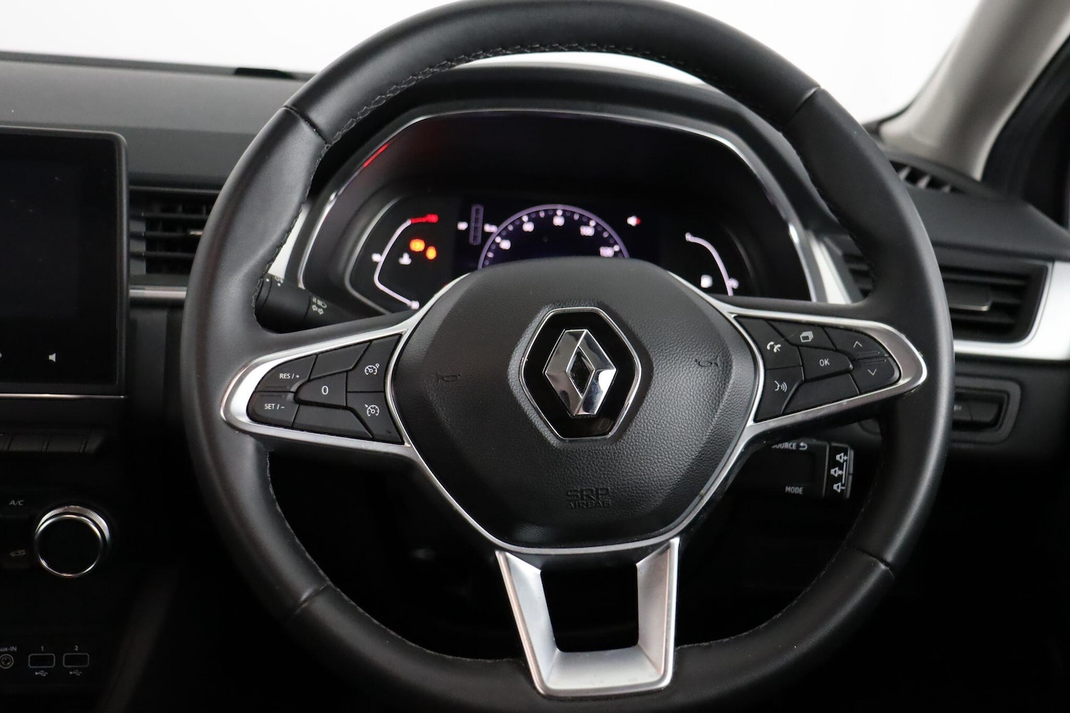 Used Renault Captur 2022 for sale - 77331863: Photo 9