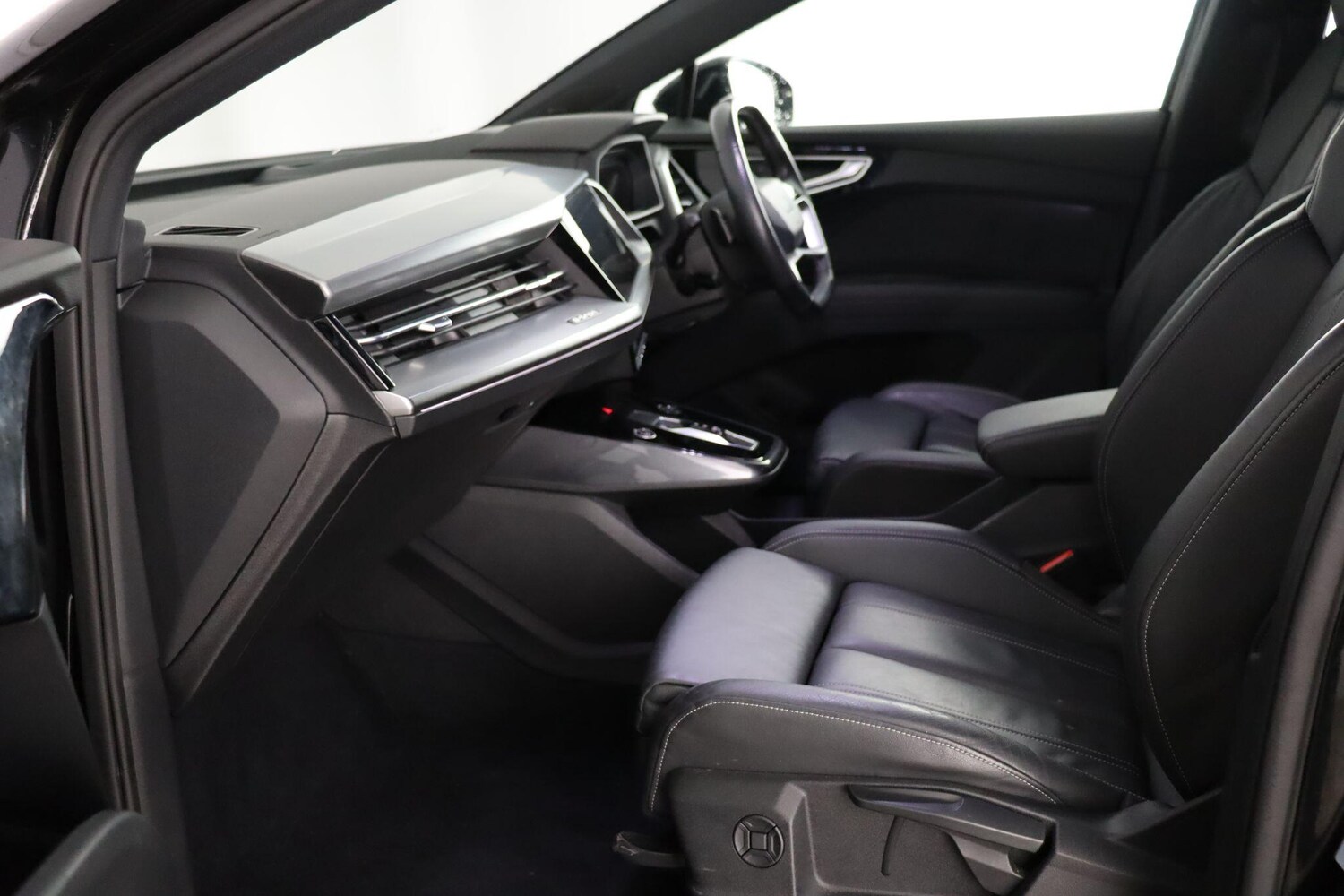 Used Audi Q4 e-tron 2021 for sale - 77330760: Photo 15