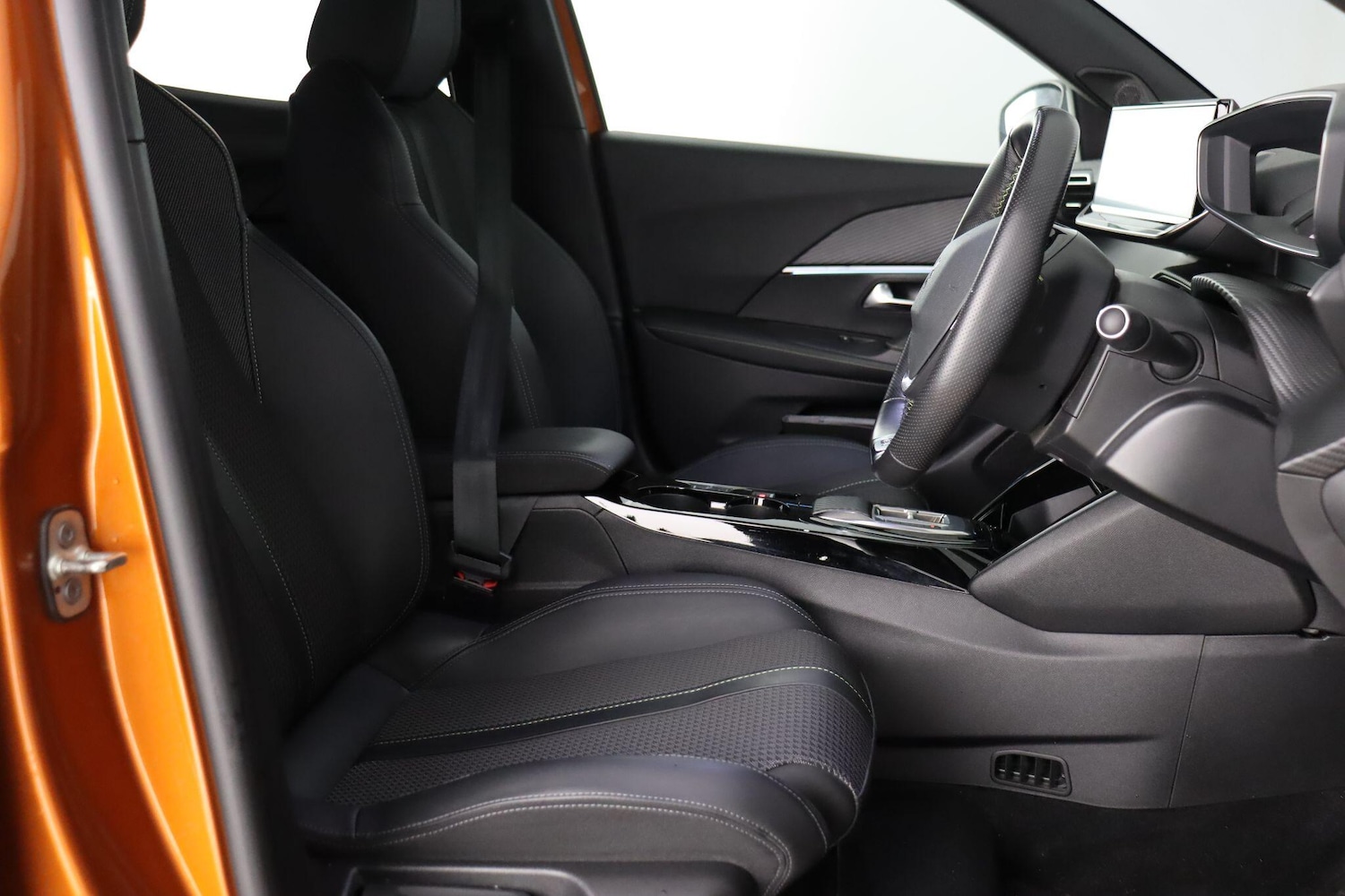 Used Peugeot E-2008 2022 for sale - 77203033: Photo 13