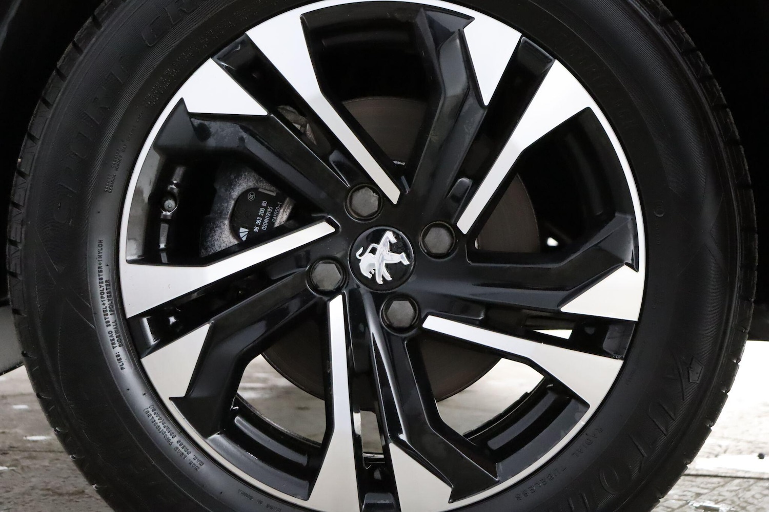 Used Peugeot E-2008 2022 for sale - 77203033: Photo 29