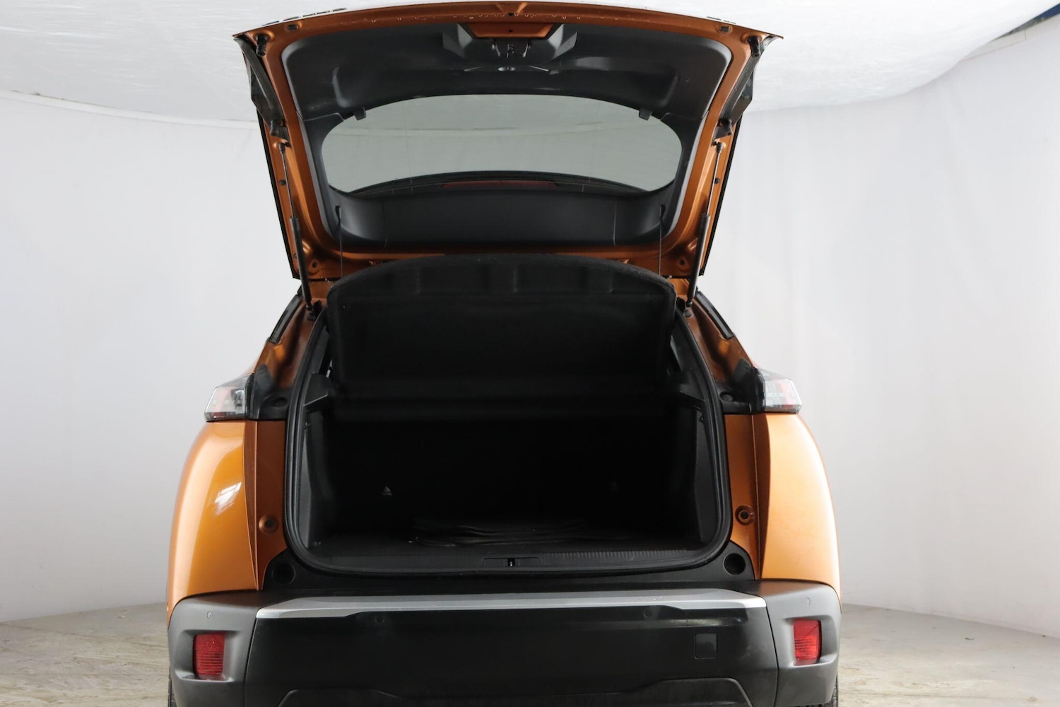 Used Peugeot E-2008 2022 for sale - 77203033: Photo 30