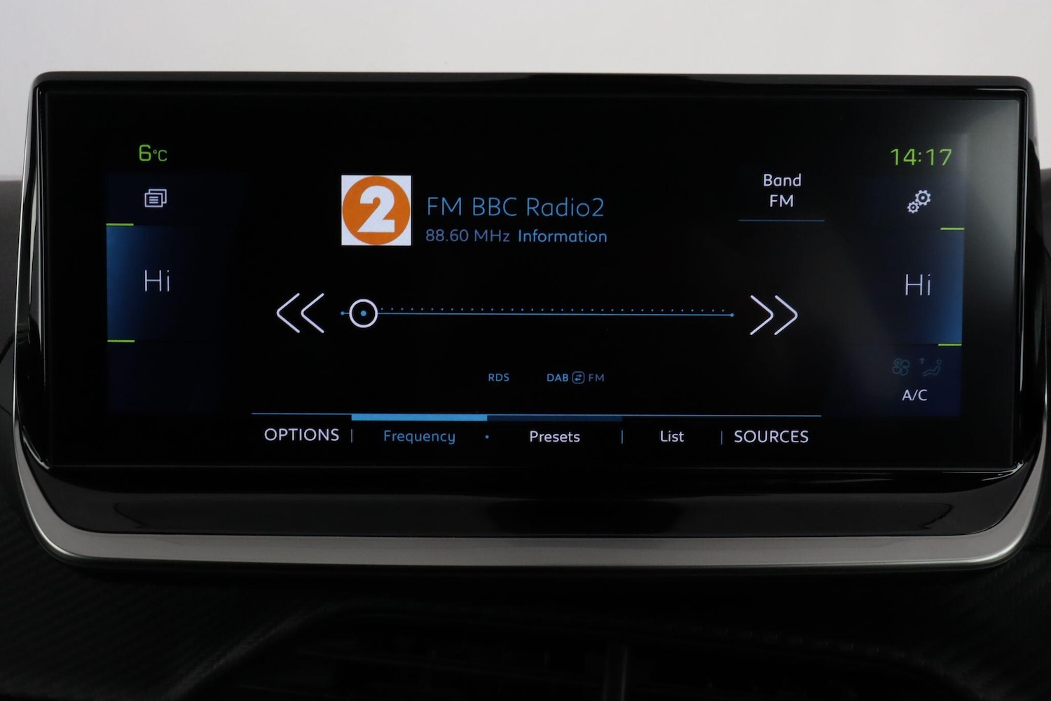 Used Peugeot E-2008 2022 for sale - 77203033: Photo 32