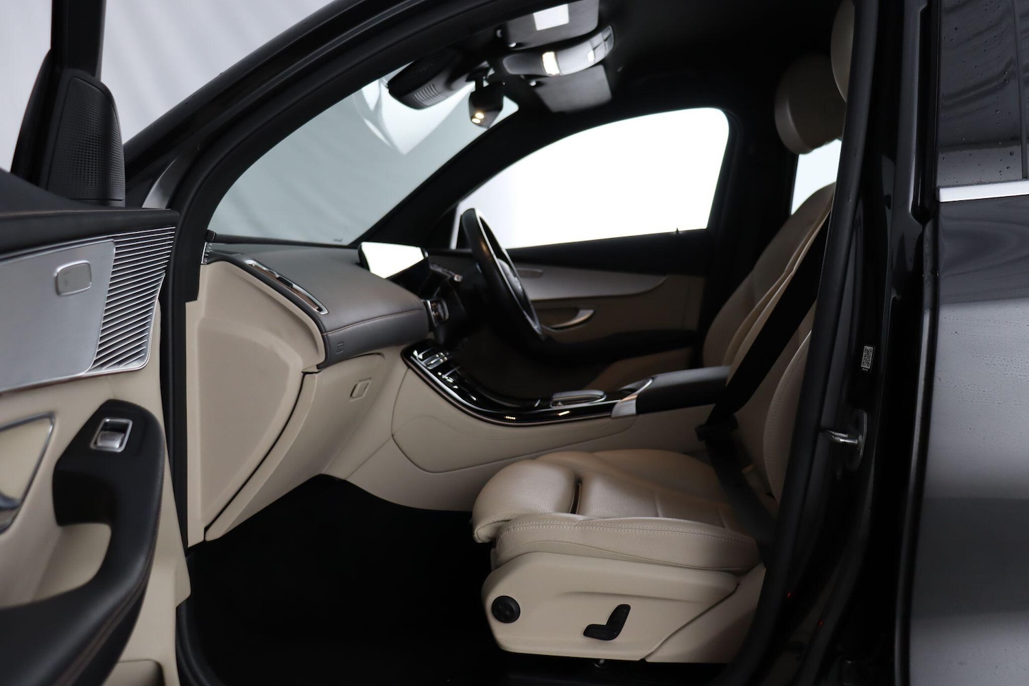 Used Mercedes-Benz EQC 2022 for sale - 76989116: Photo 15