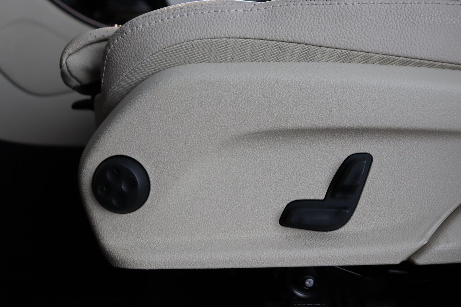 Used Mercedes-Benz EQC 2022 for sale - 76989116: Photo 20