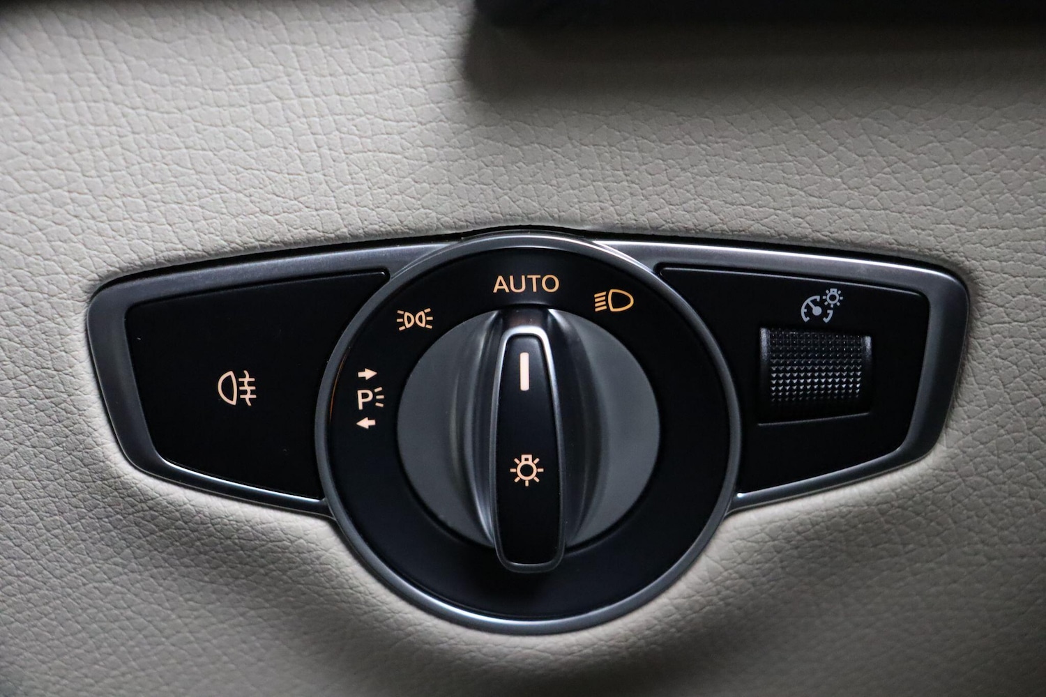 Used Mercedes-Benz EQC 2022 for sale - 76989116: Photo 23