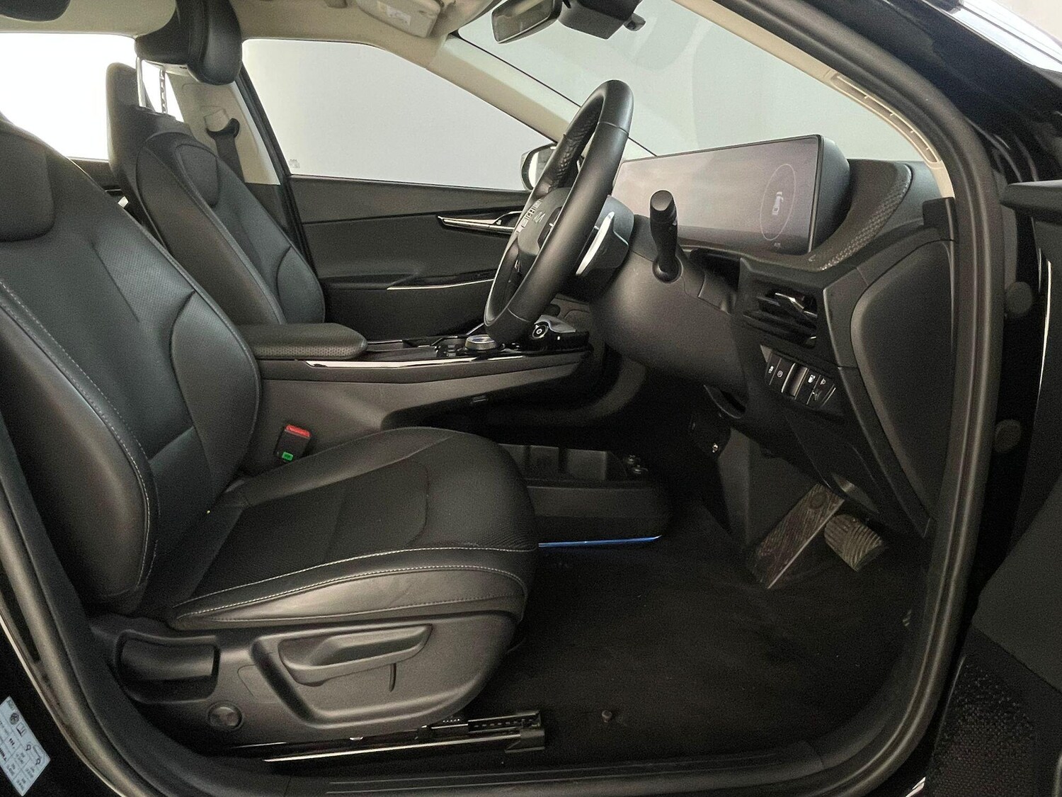 Used Kia EV6 2023 for sale - 76152154: Photo 12