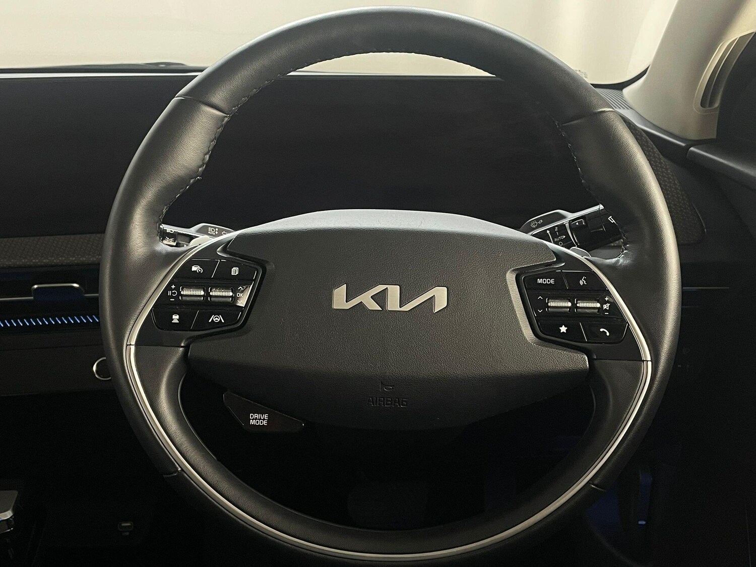 Used Kia EV6 2023 for sale - 76152154: Photo 9