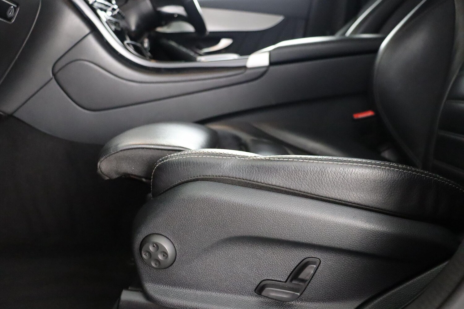 Used Mercedes-Benz GLC 2022 for sale - 78157386: Photo 30