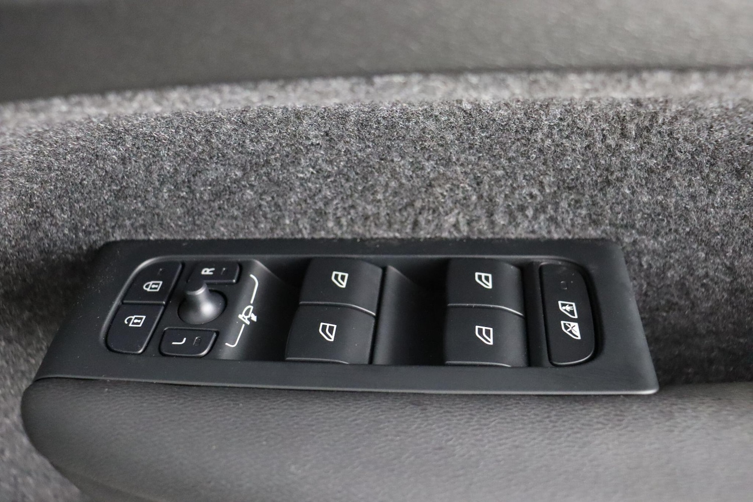 Used Volvo XC40 2024 for sale - 76913410: Photo 22