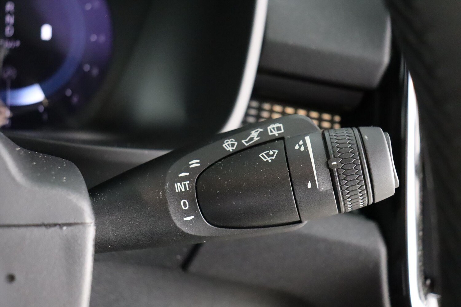 Used Volvo XC40 2024 for sale - 76913410: Photo 24