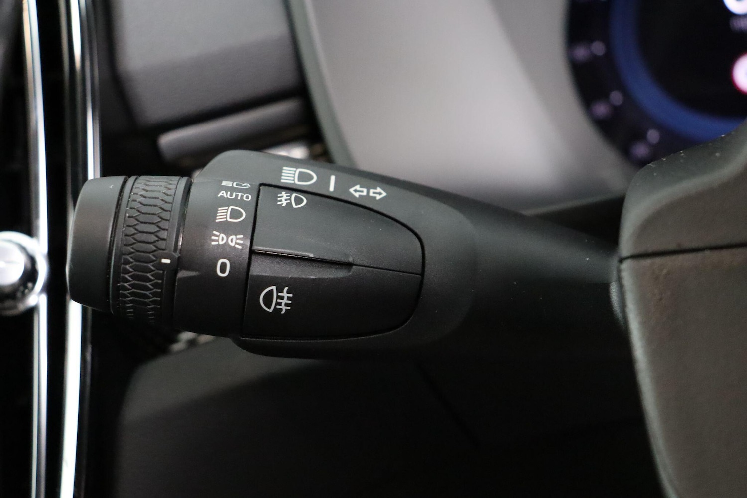 Used Volvo XC40 2024 for sale - 76913410: Photo 25