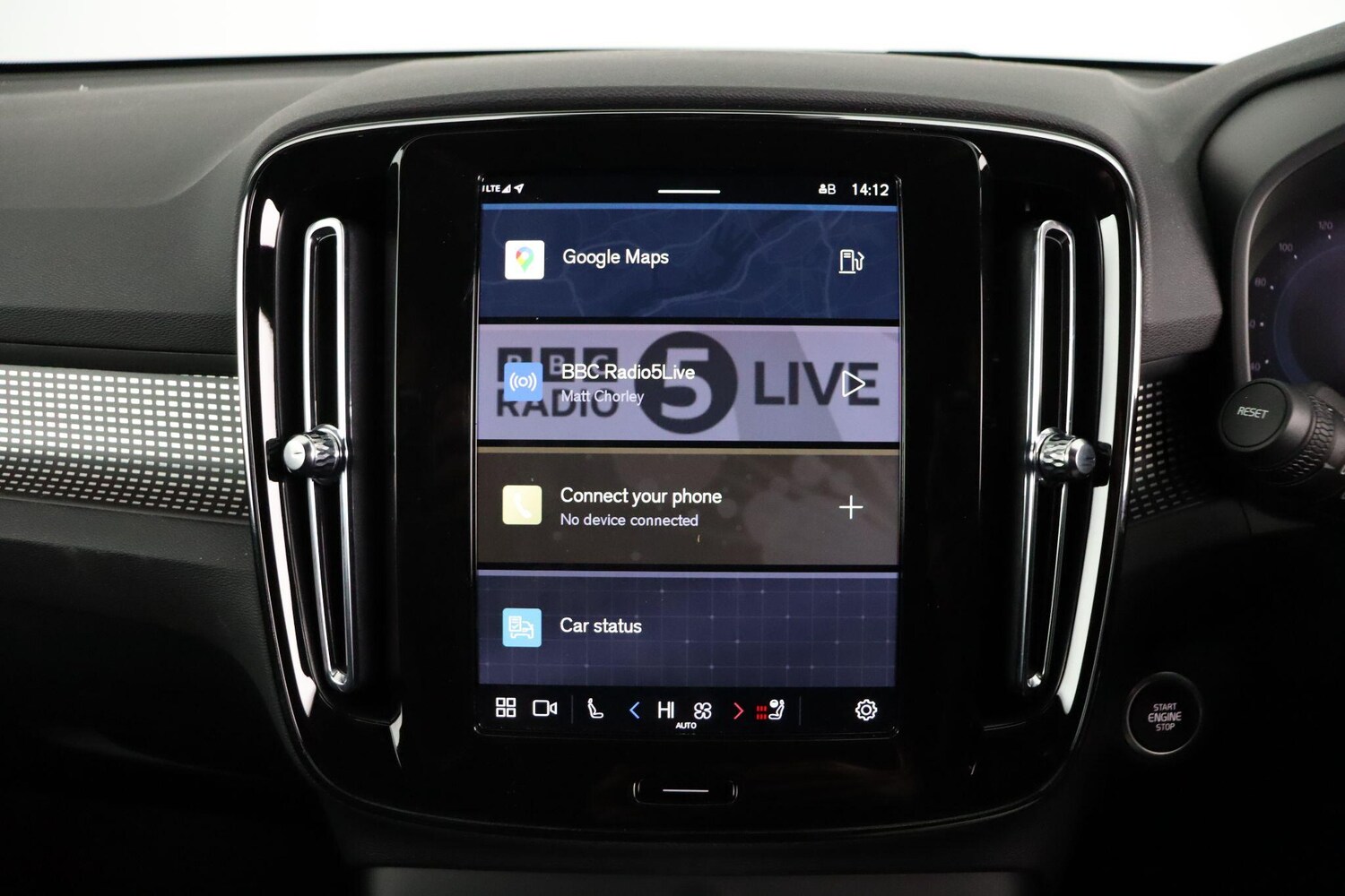 Used Volvo XC40 2024 for sale - 76913410: Photo 32