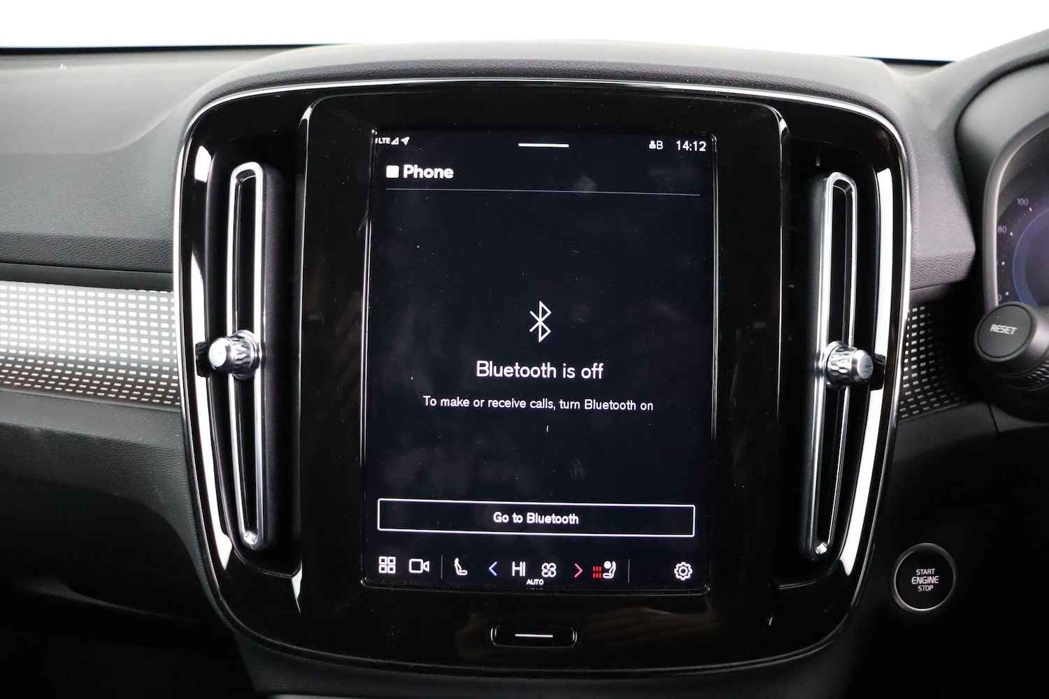 Used Volvo XC40 2024 for sale - 76913410: Photo 35