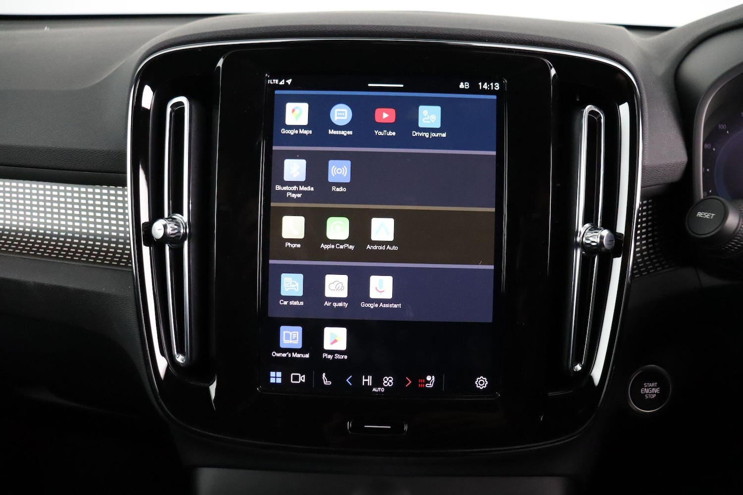 Used Volvo XC40 2024 for sale - 76913410: Photo 38