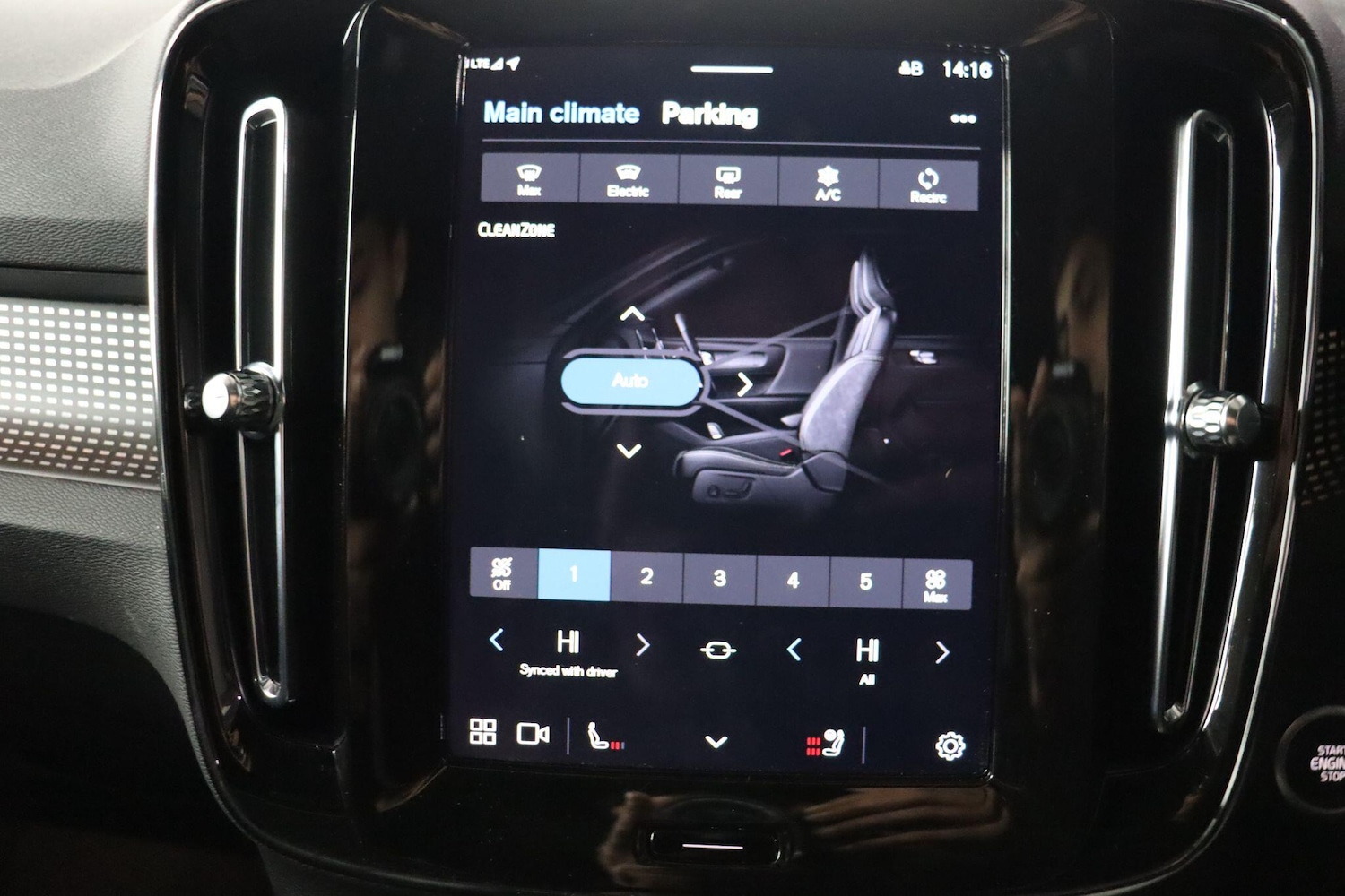 Used Volvo XC40 2024 for sale - 76913410: Photo 41