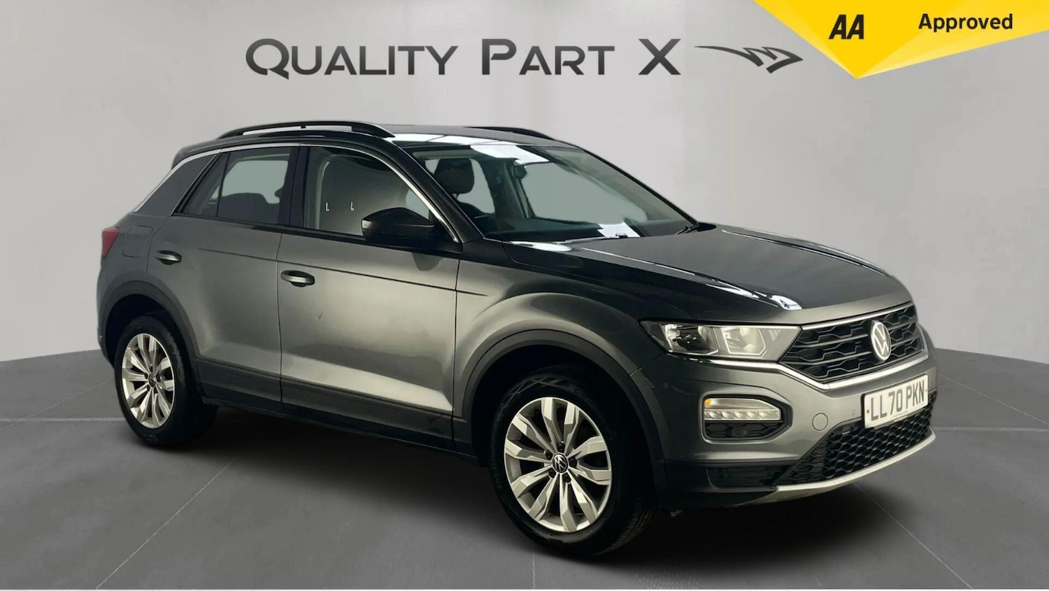 Used Volkswagen T-Roc 2020 for sale - 76137474: Photo 1