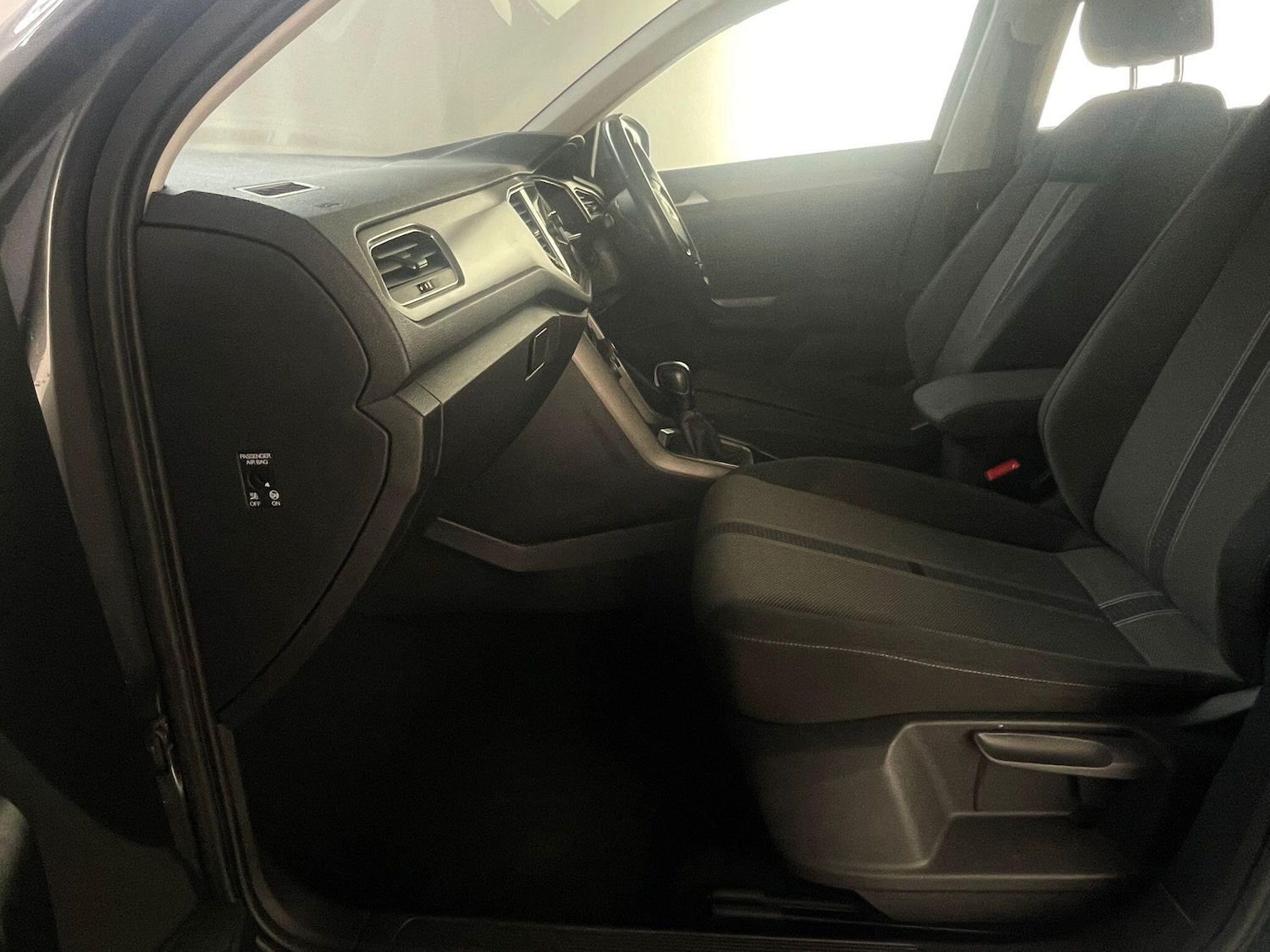 Used Volkswagen T-Roc 2020 for sale - 76137474: Photo 11
