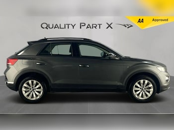 Used Volkswagen T-Roc 2020 for sale - 76137474: Photo 2