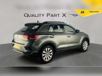 Used Volkswagen T-Roc 2020 for sale - 76137474: Photo 3