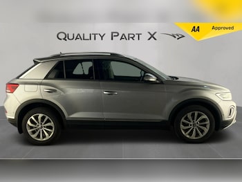 Used Volkswagen T-Roc 2022 for sale - 76085230: Photo 2