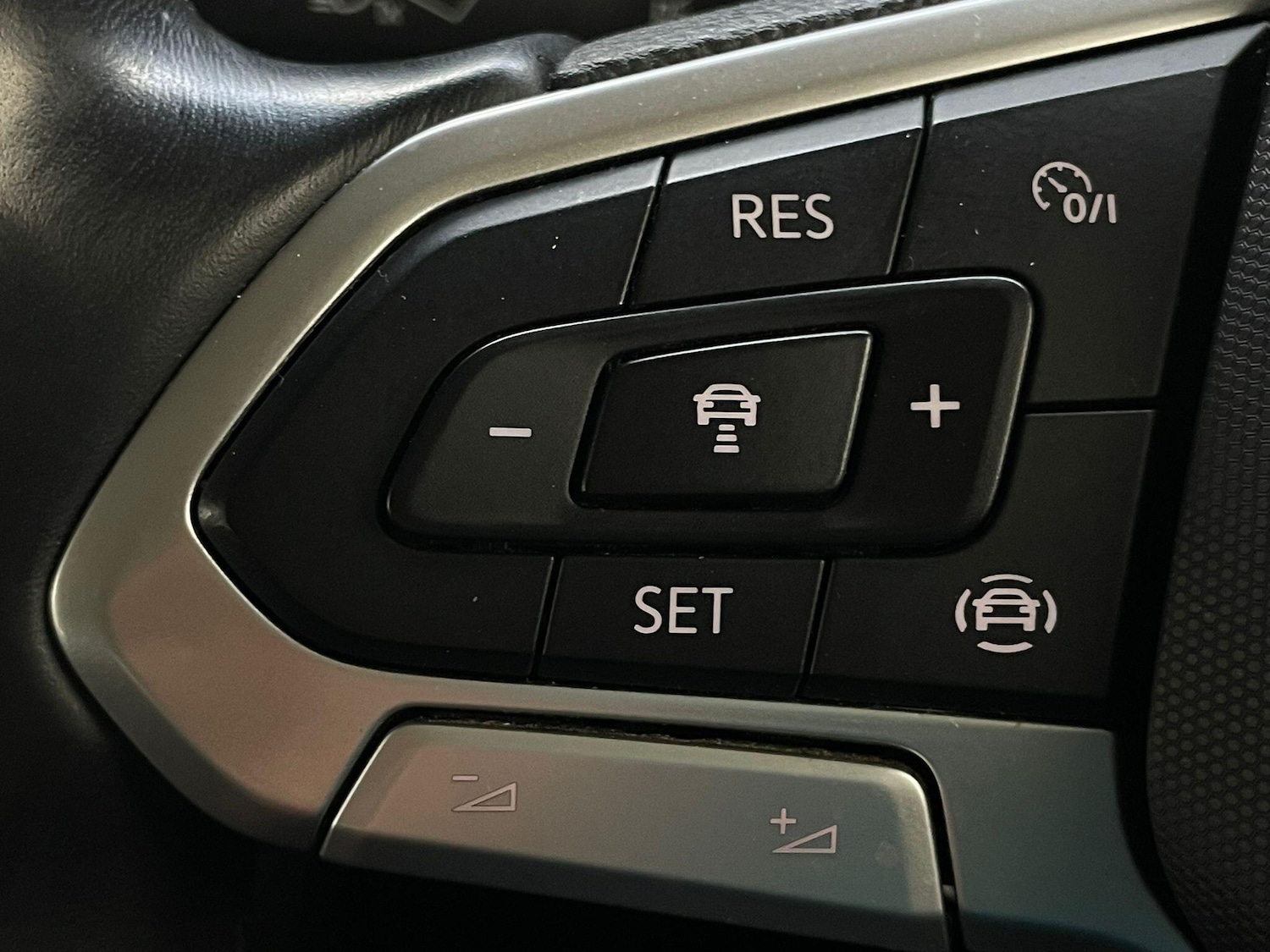Used Volkswagen T-Roc 2022 for sale - 76085230: Photo 31