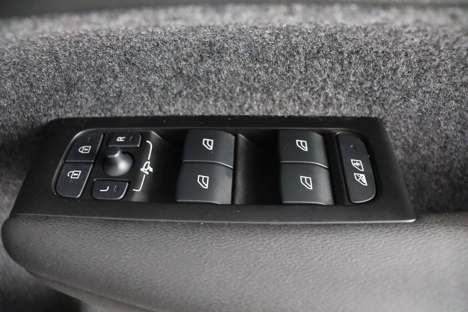 Used Volvo C40 2022 for sale - 76824395: Photo 17