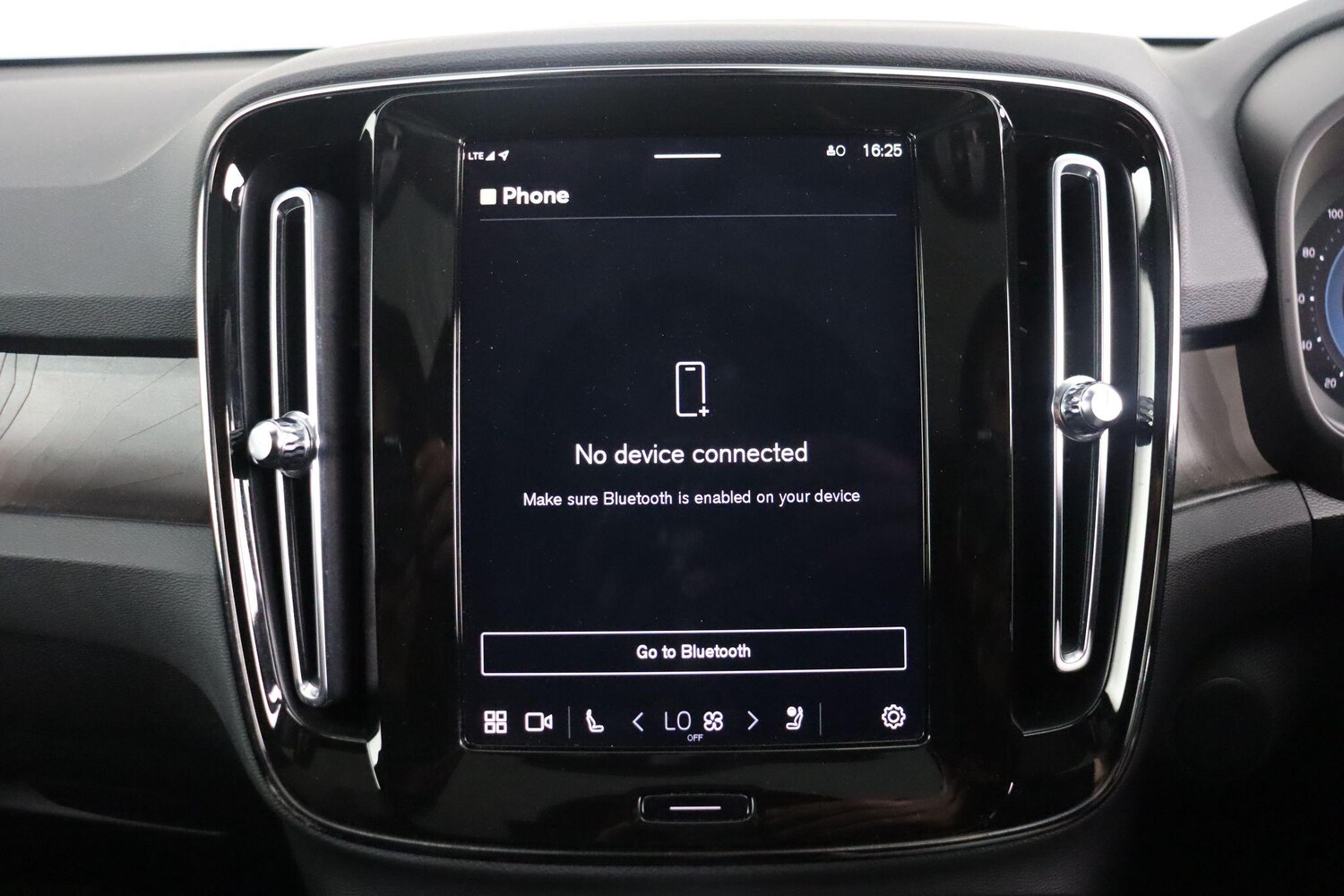 Used Volvo C40 2022 for sale - 76824395: Photo 35