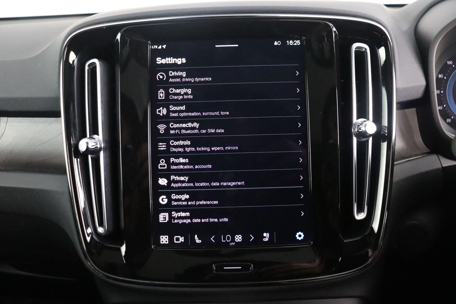 Used Volvo C40 2022 for sale - 76824395: Photo 37