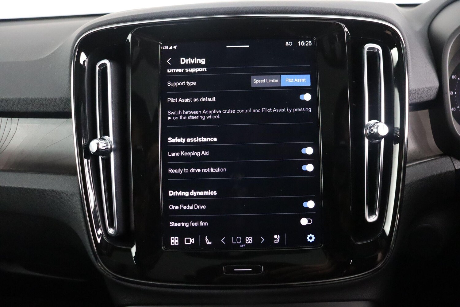 Used Volvo C40 2022 for sale - 76824395: Photo 39