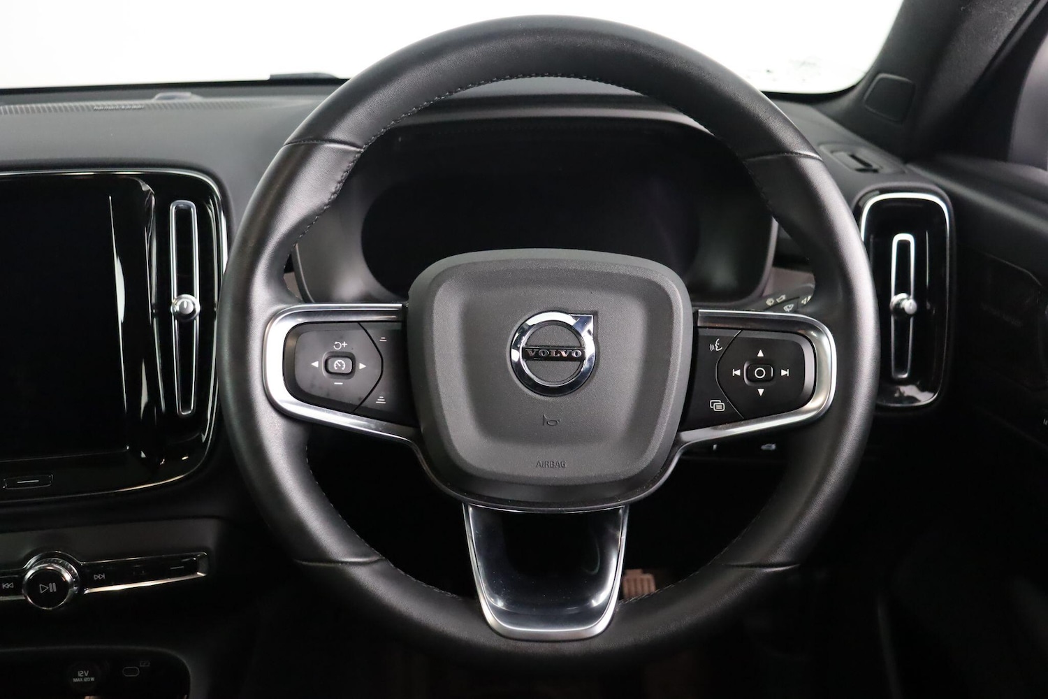 Used Volvo C40 2022 for sale - 76824395: Photo 9