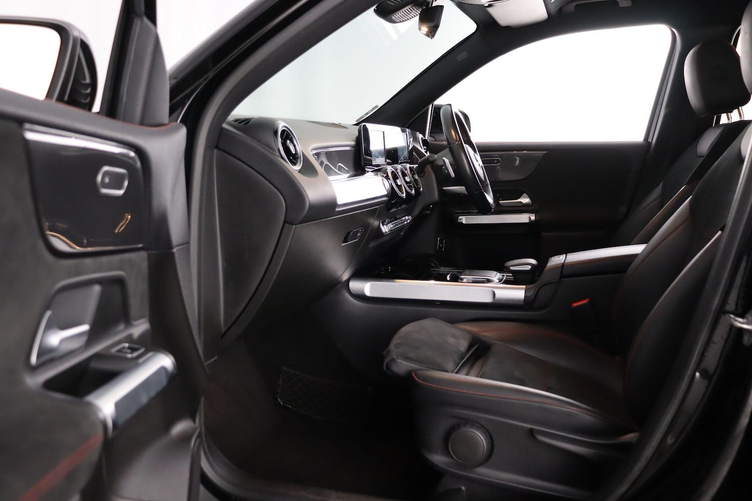 Used Mercedes-Benz GLB 2020 for sale - 77029980: Photo 15