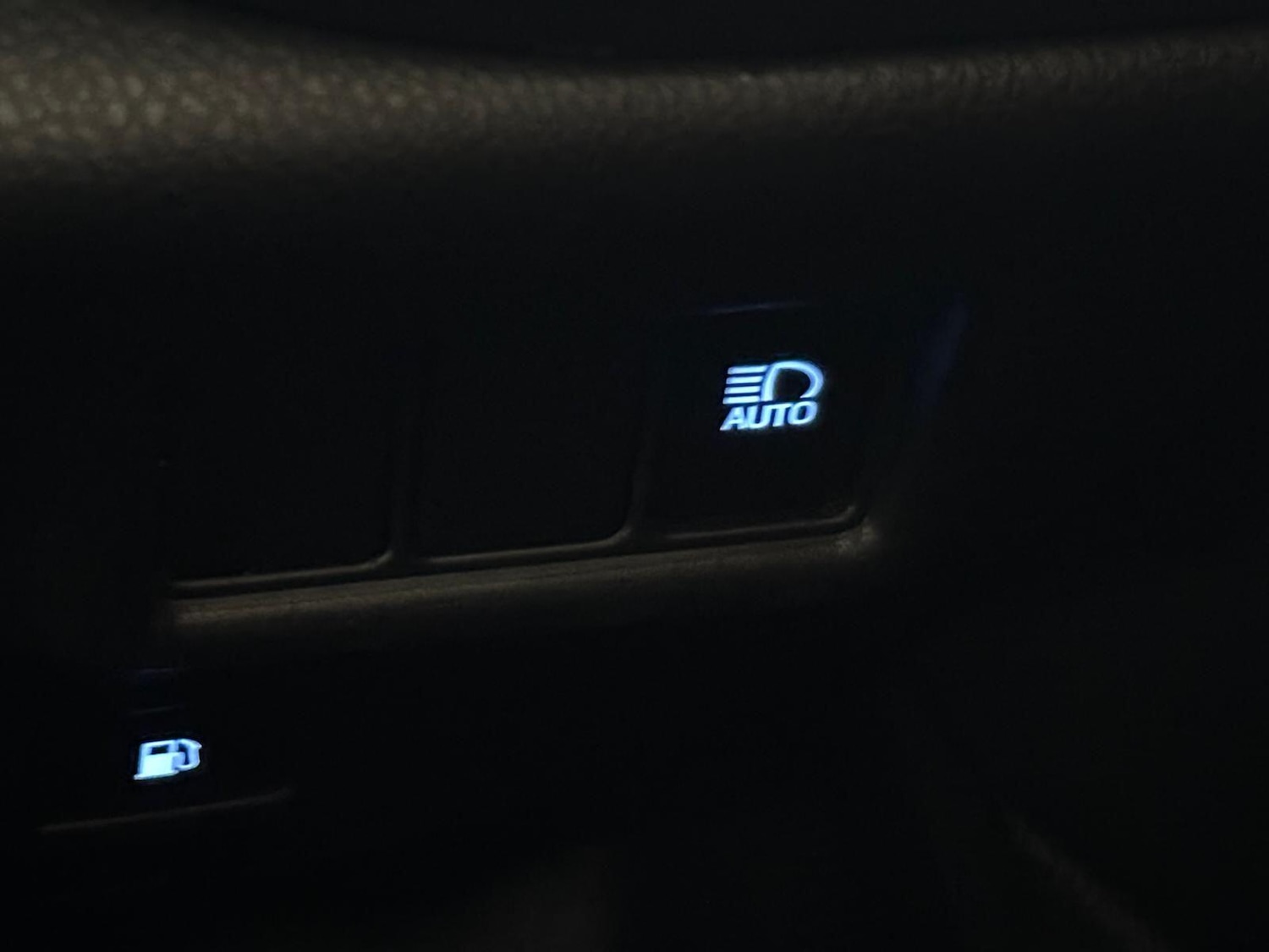 Used Toyota C-HR 2023 for sale - 76108787: Photo 23