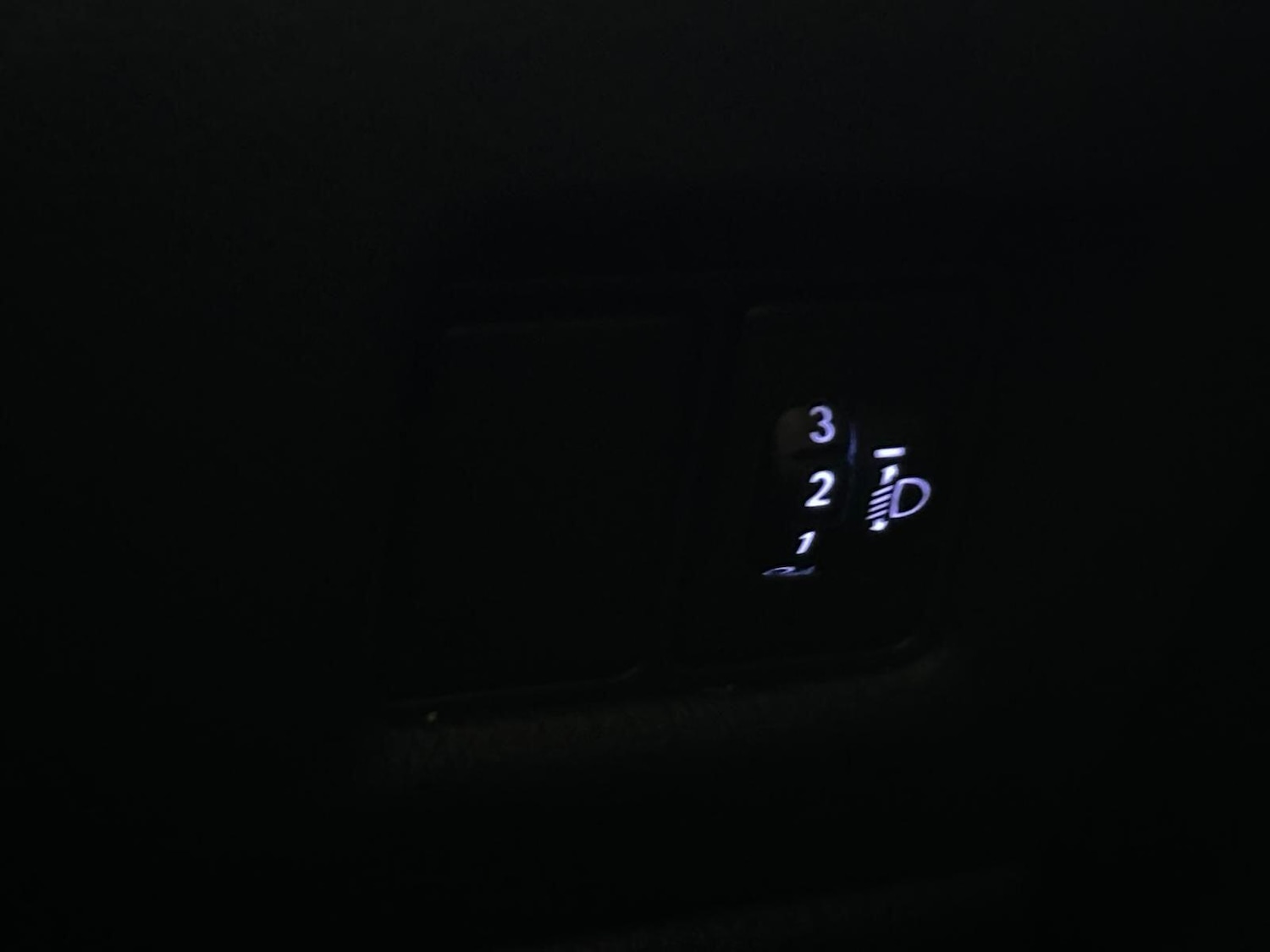 Used Toyota C-HR 2023 for sale - 76108787: Photo 24