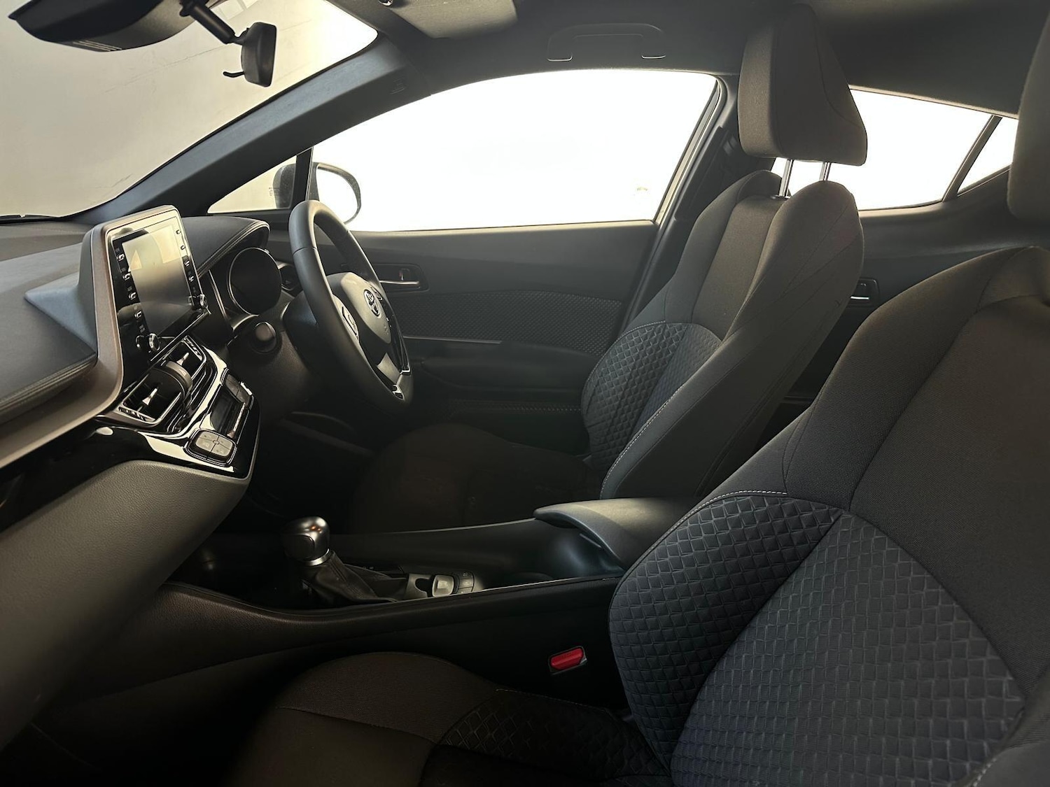 Used Toyota C-HR 2023 for sale - 76108787: Photo 9