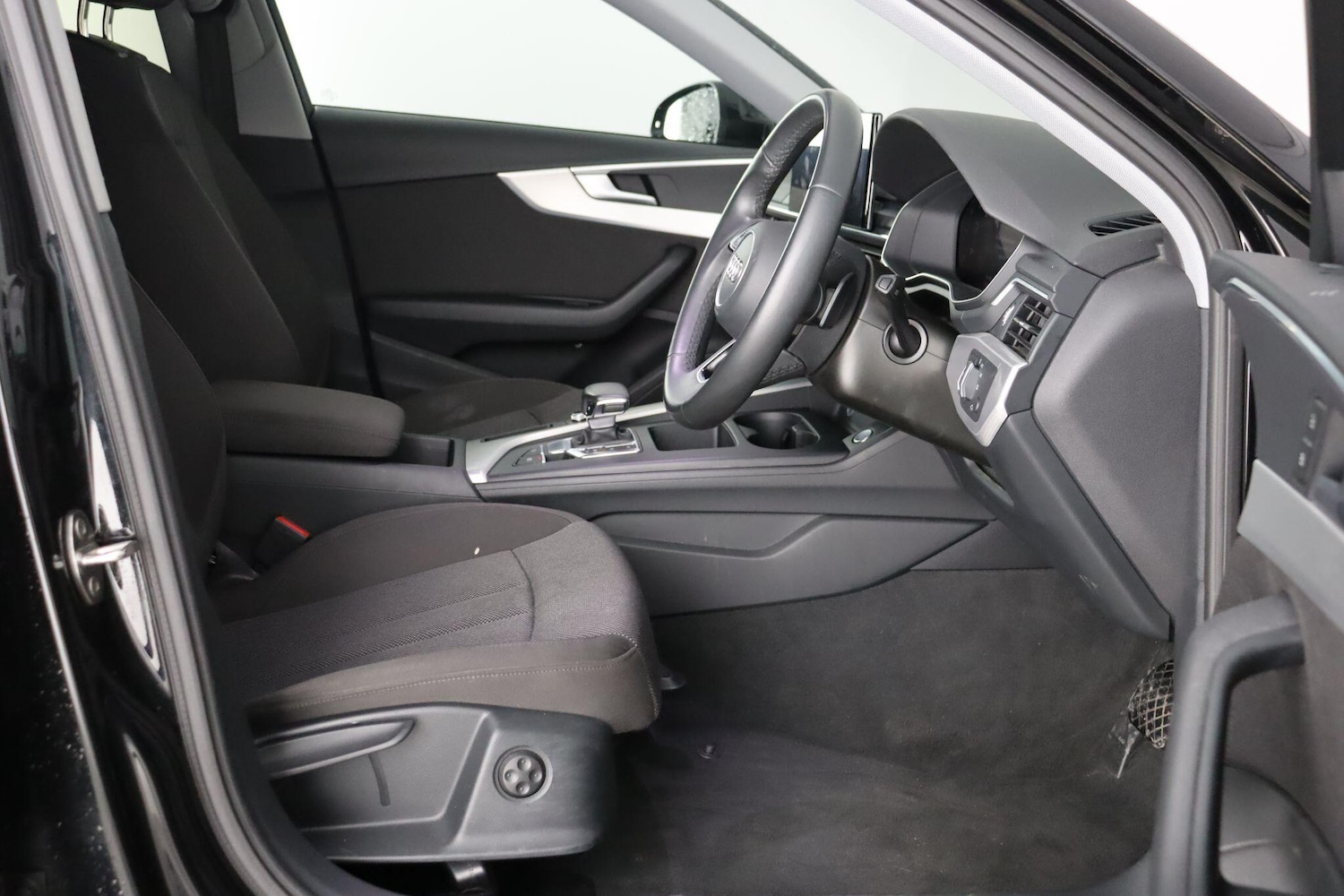 Used Audi A4 Avant for sale - 77484486: Photo 13