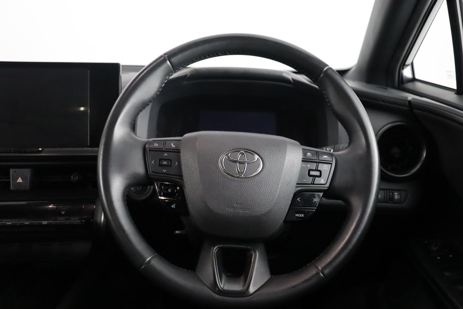 Used Toyota C-HR 2024 for sale - 77131837: Photo 9