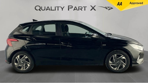 Used Hyundai i20 2022 for sale - 76000757: Photo 2