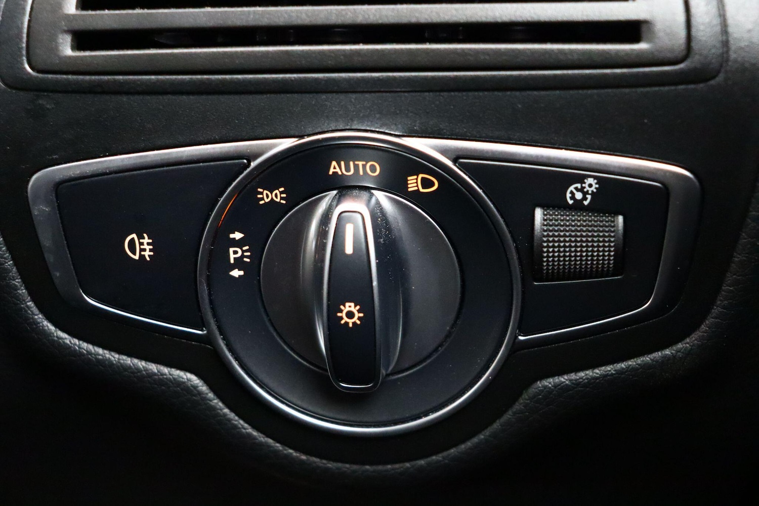 Used Mercedes-Benz GLC 2020 for sale - 77203352: Photo 19