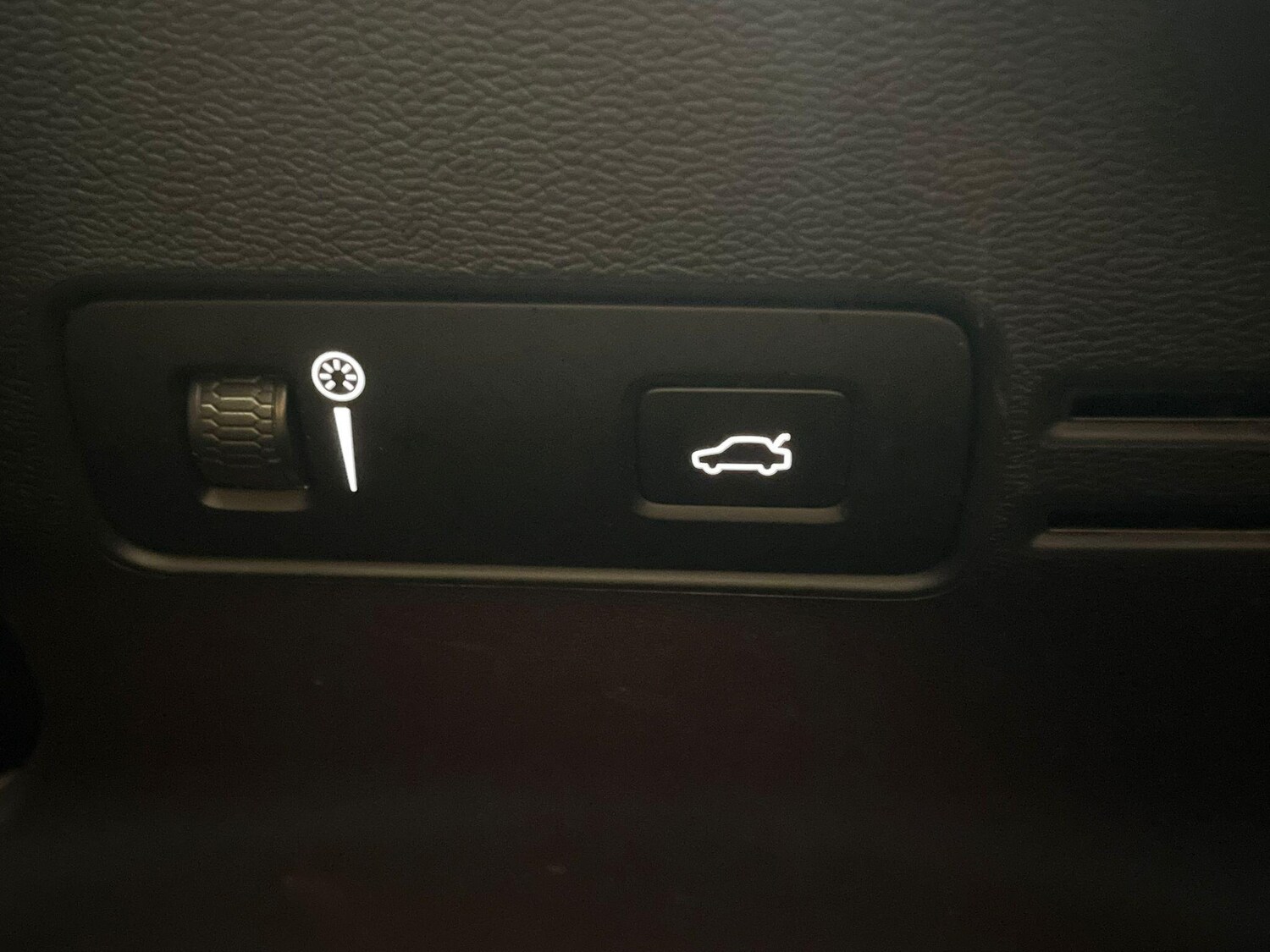 Used Volvo XC40 2021 for sale - 76151529: Photo 20