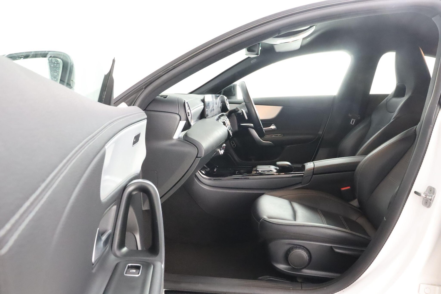 Used Mercedes-Benz CLA 2022 for sale - 76645918: Photo 11