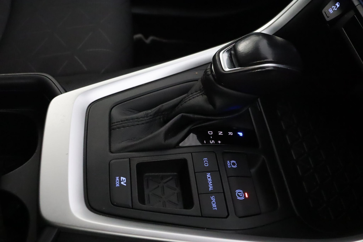 Used Toyota RAV4 2021 for sale - 76573358: Photo 12