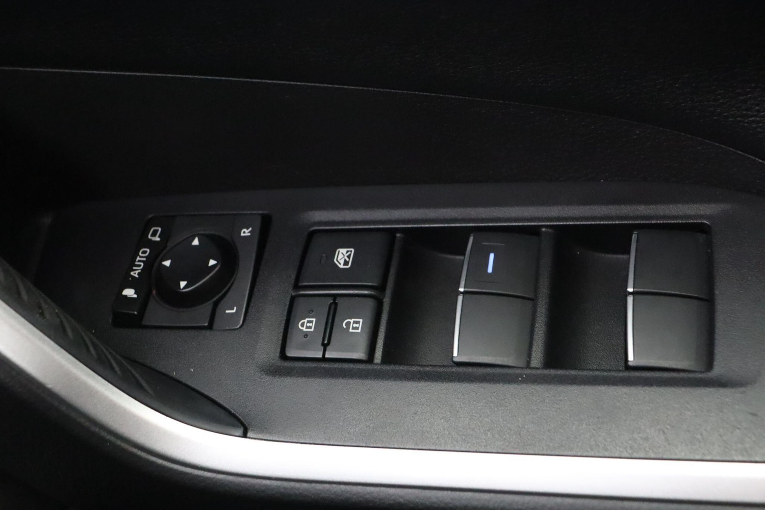 Used Toyota RAV4 2021 for sale - 76573358: Photo 21