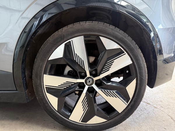 Used Renault Megane E Tech 2024 for sale - 74921595: Photo 30