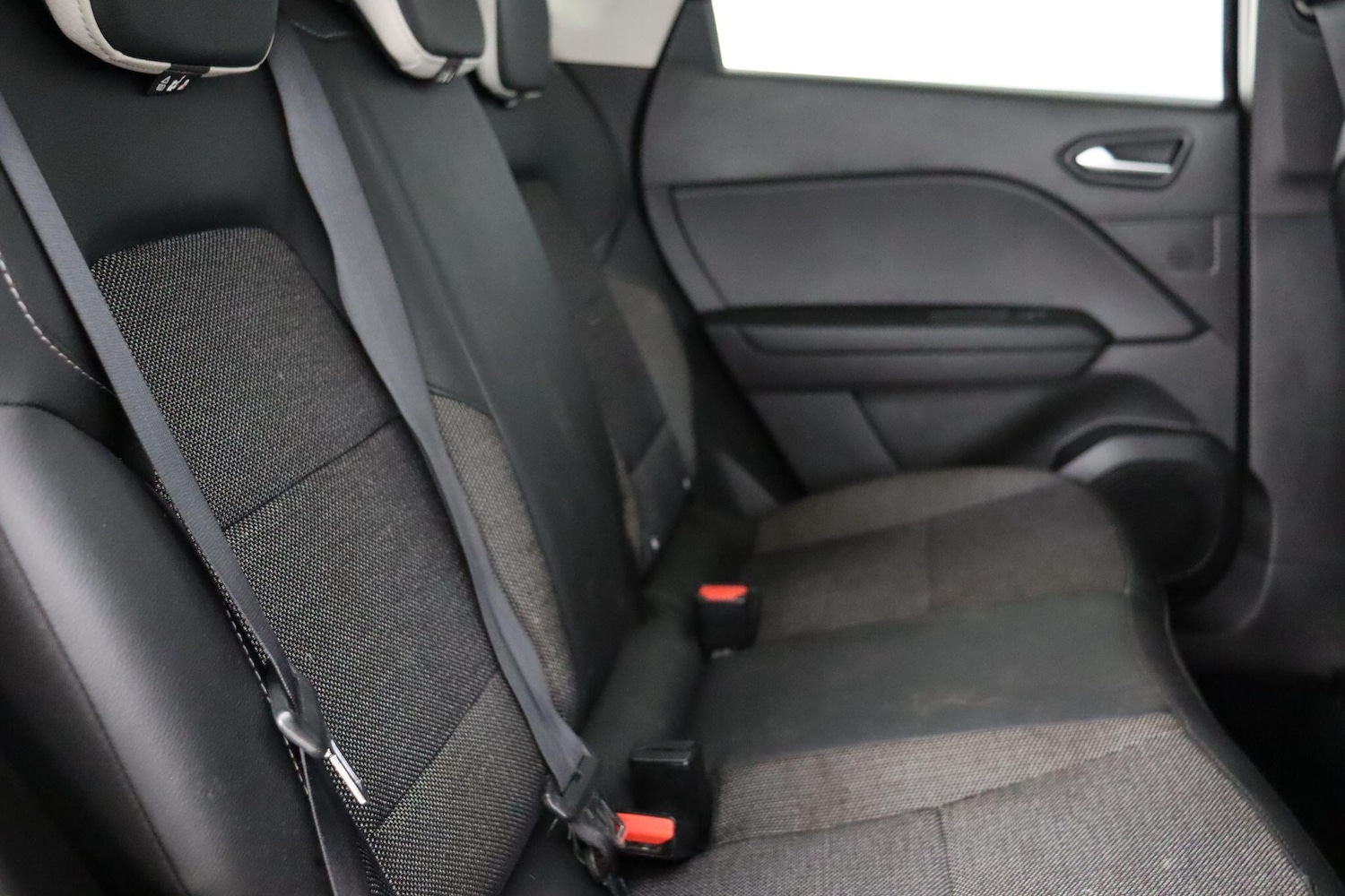 Used Renault Captur 2023 for sale - 77909440: Photo 12