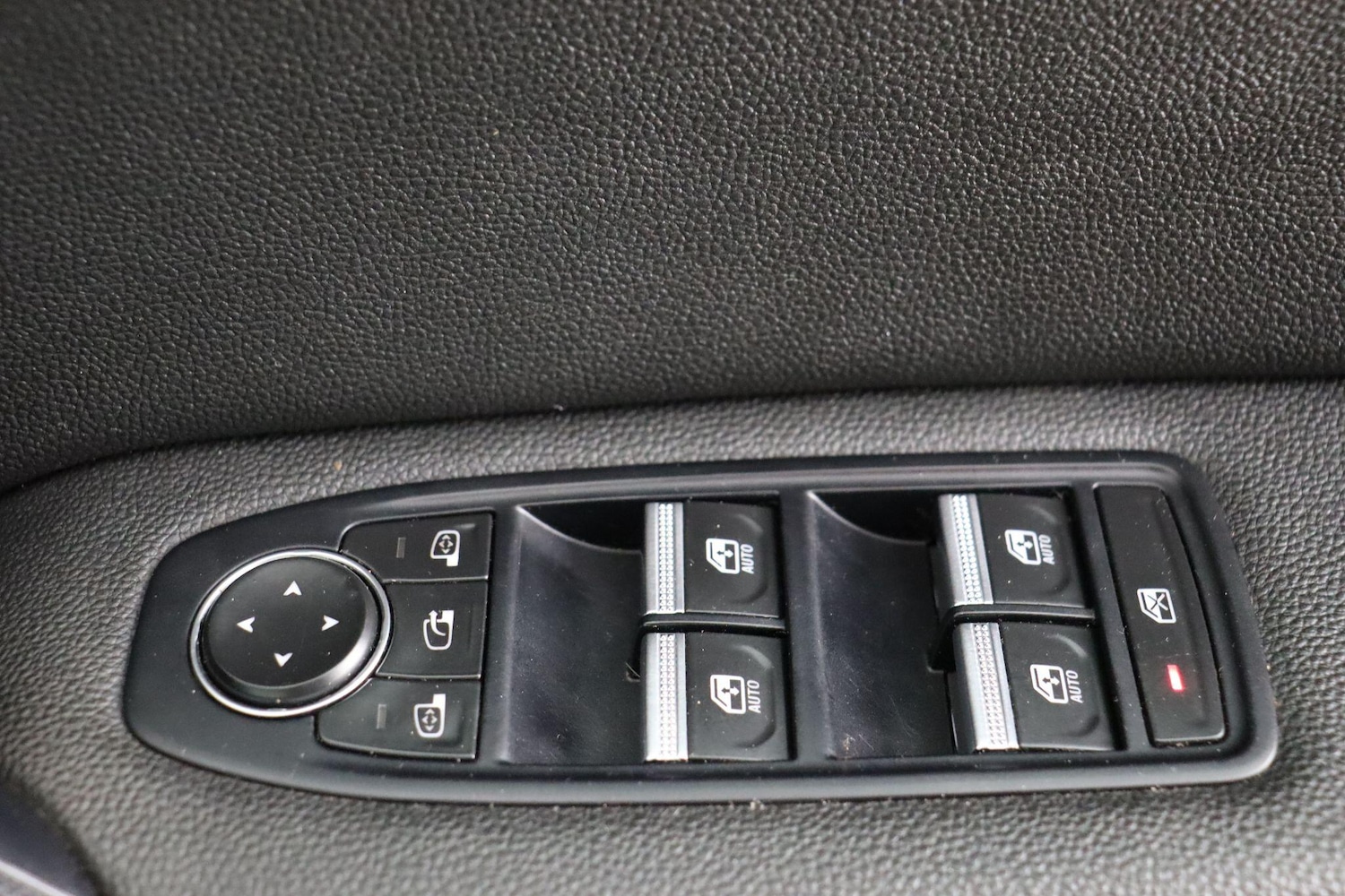 Used Renault Captur 2023 for sale - 77909440: Photo 17