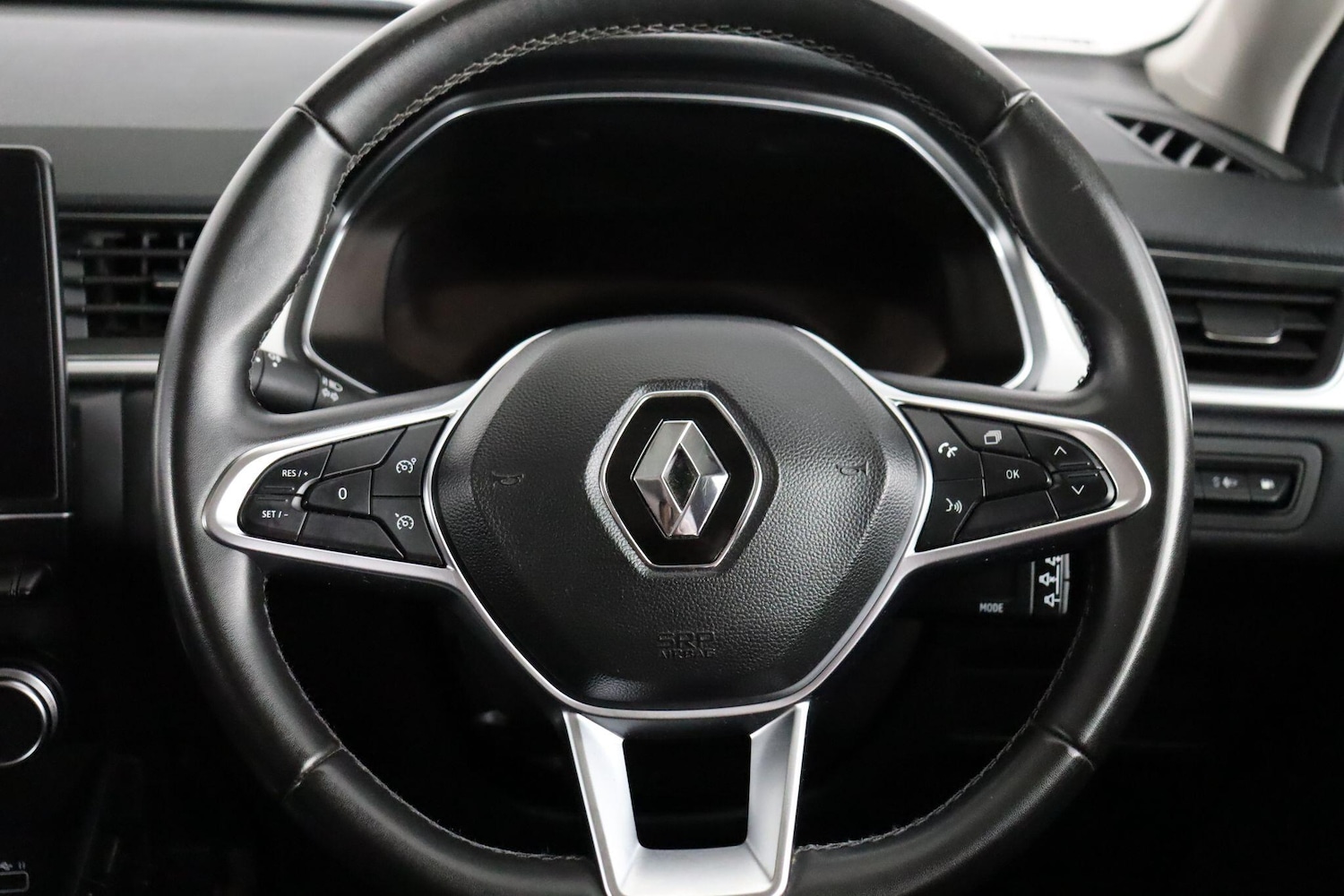 Used Renault Captur 2023 for sale - 77909440: Photo 9