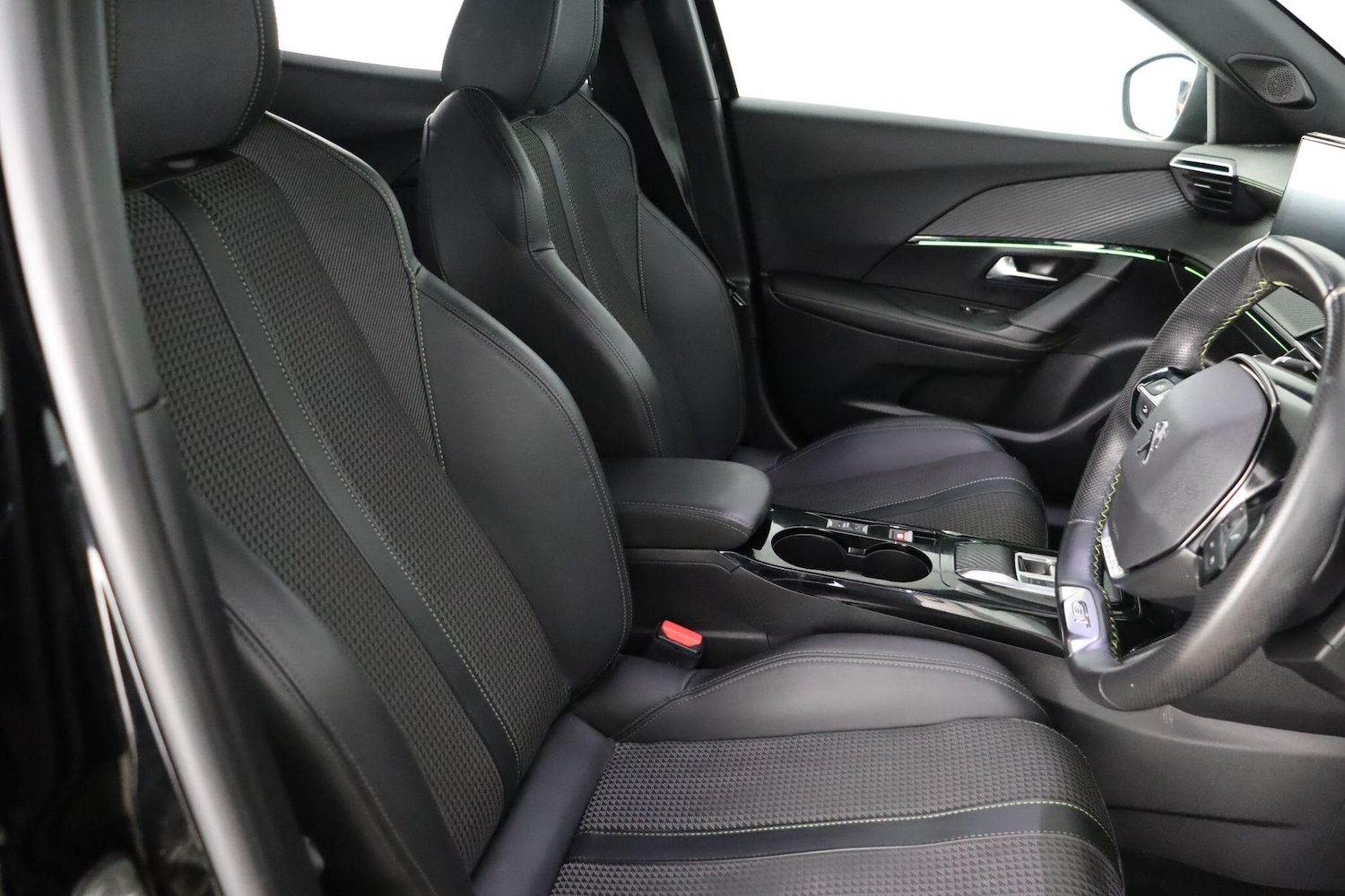 Used Peugeot 2008 2023 for sale - 78184213: Photo 13