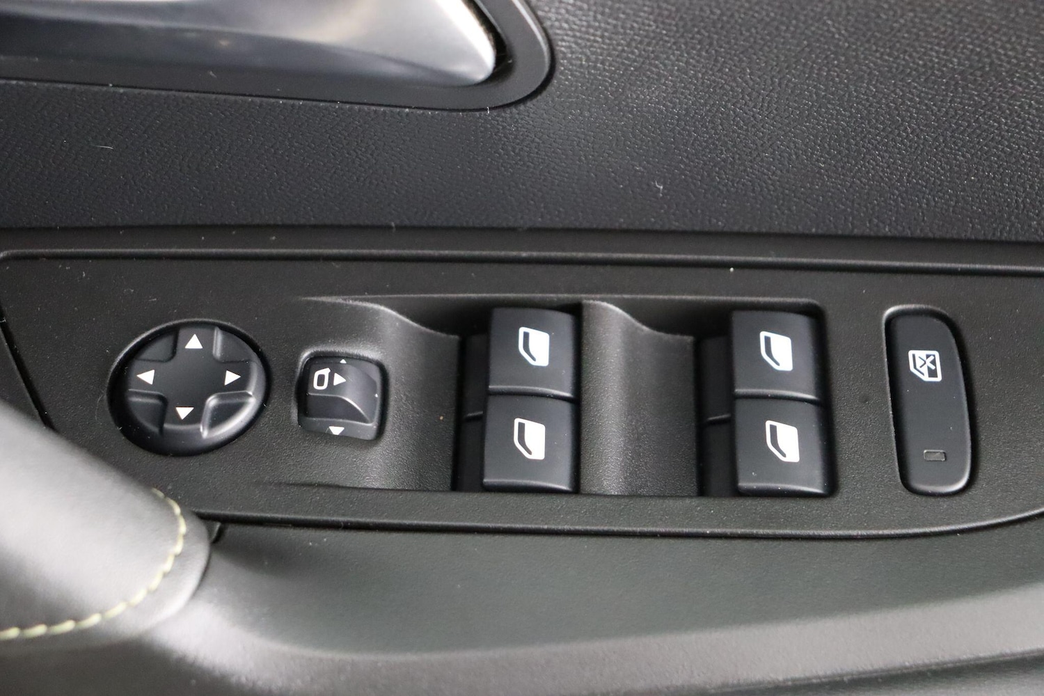 Used Peugeot 2008 2023 for sale - 78184213: Photo 17