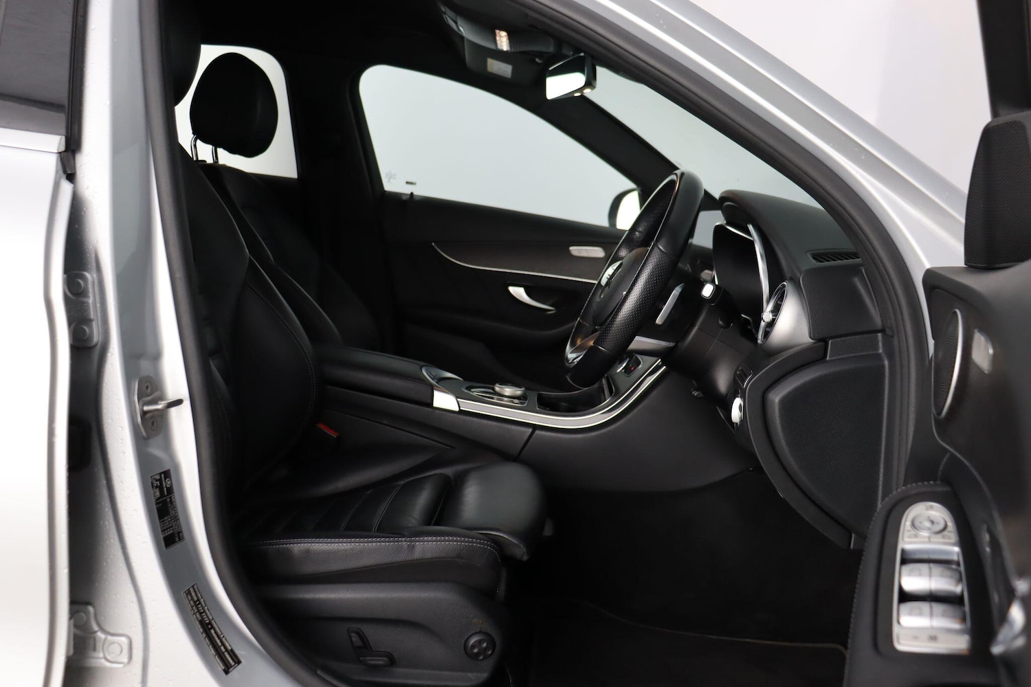 Used Mercedes-Benz C Class 2021 for sale - 76899630: Photo 11